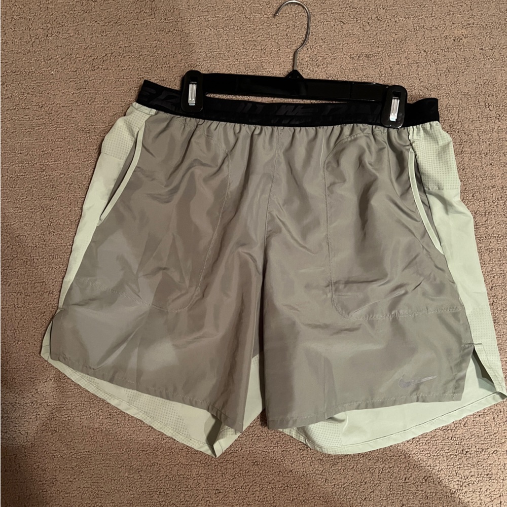 Nike Dri-FIT Wild Run
Flex Stride